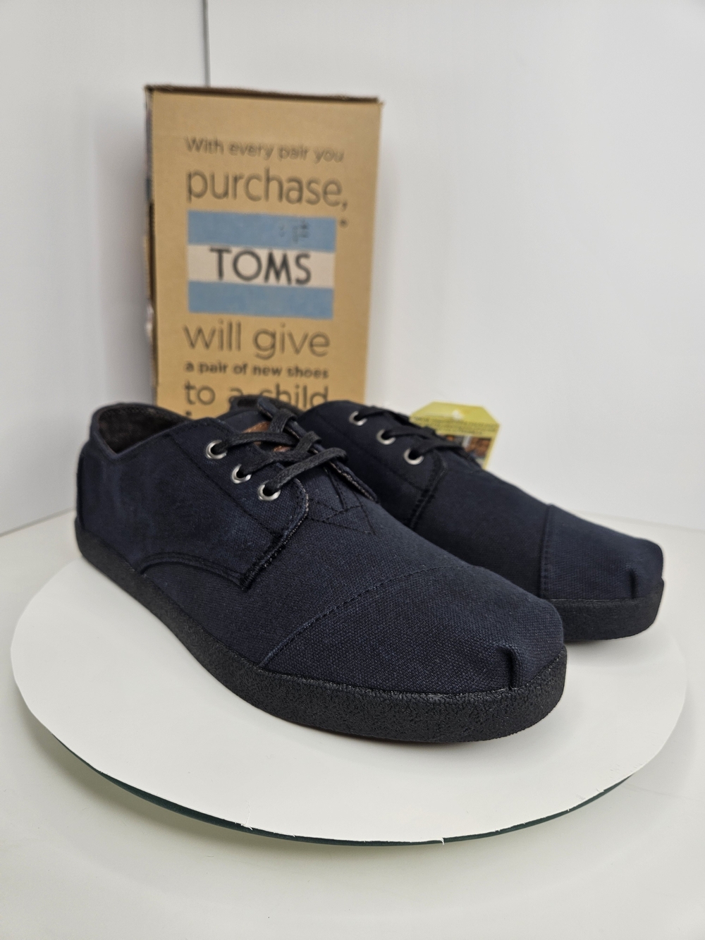 NWT TOMS Men's Classic Black Canvas Lace-Up Shoes Paseos Size 10